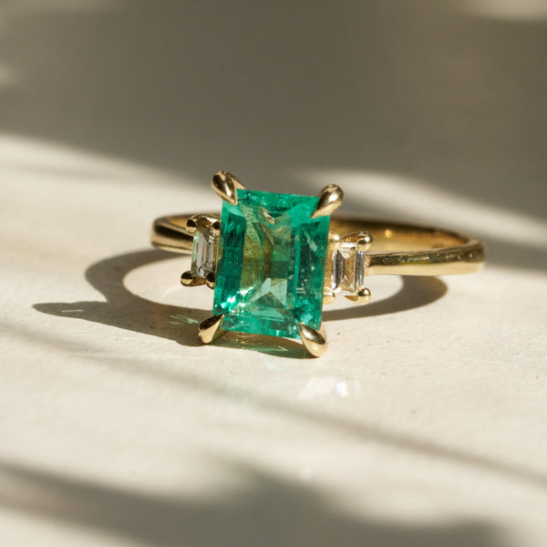 One of A Kind 1.8ct Emerald Hero - 14k Gold Polished Band